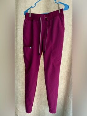 Fabletics Deep Pink Performance bottoms and top